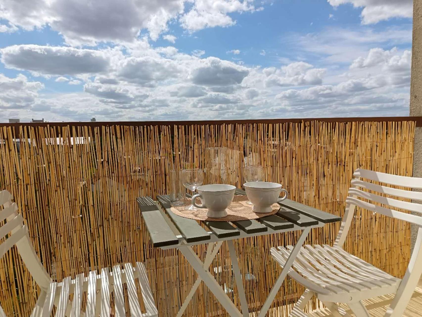 Appartement A Orleans Au Calme Avec Parking Gratuit, Balcon Et Ascenseur Esterno foto